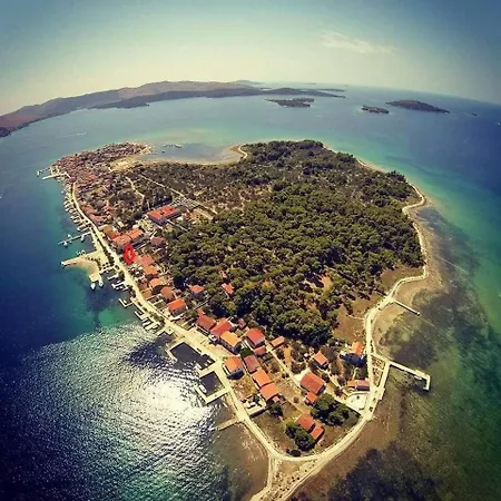 Riva Vila *