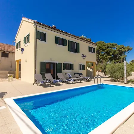 Riva Villa